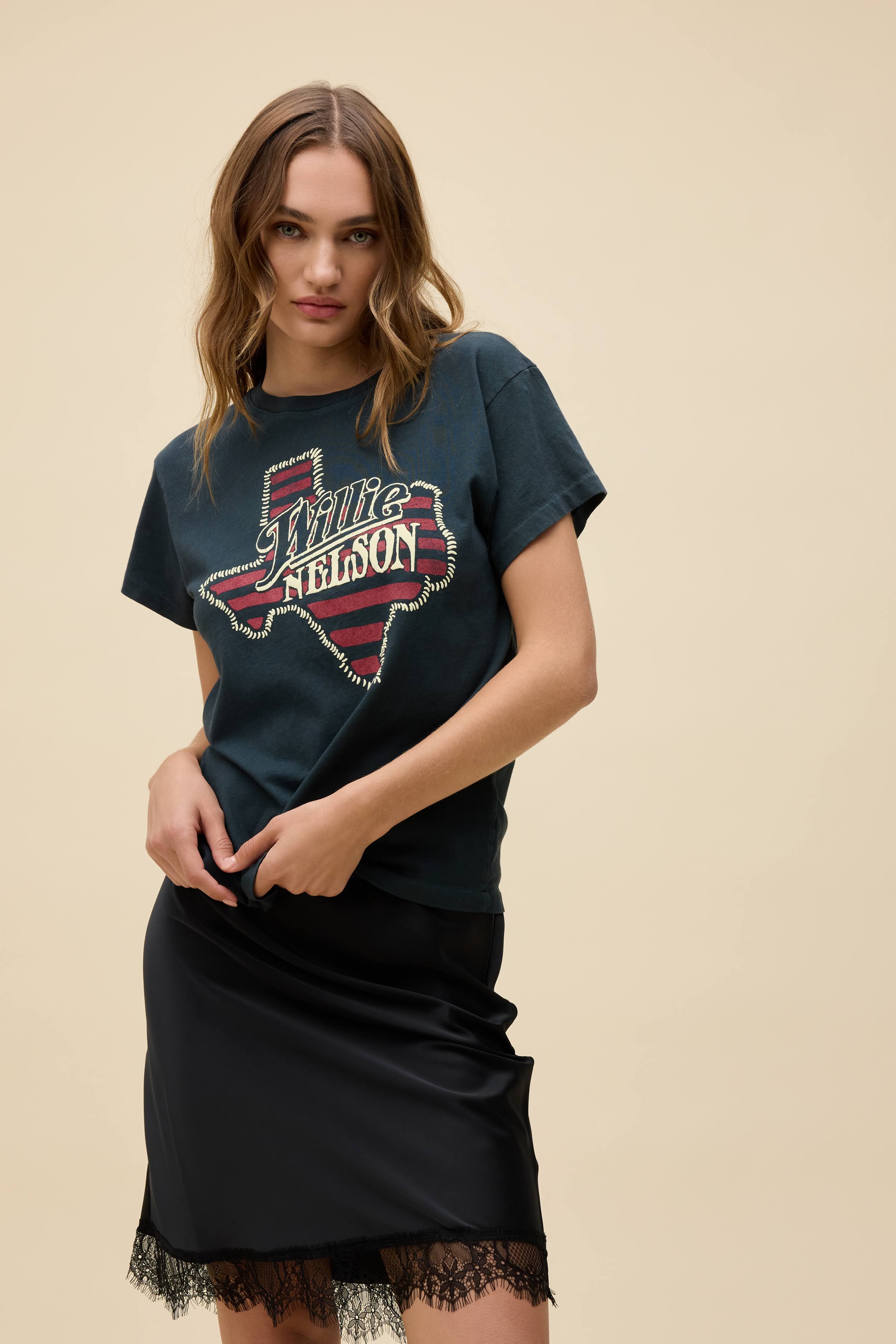 Willie Nelson Texas Stripes Tour Tee– Daydreamer