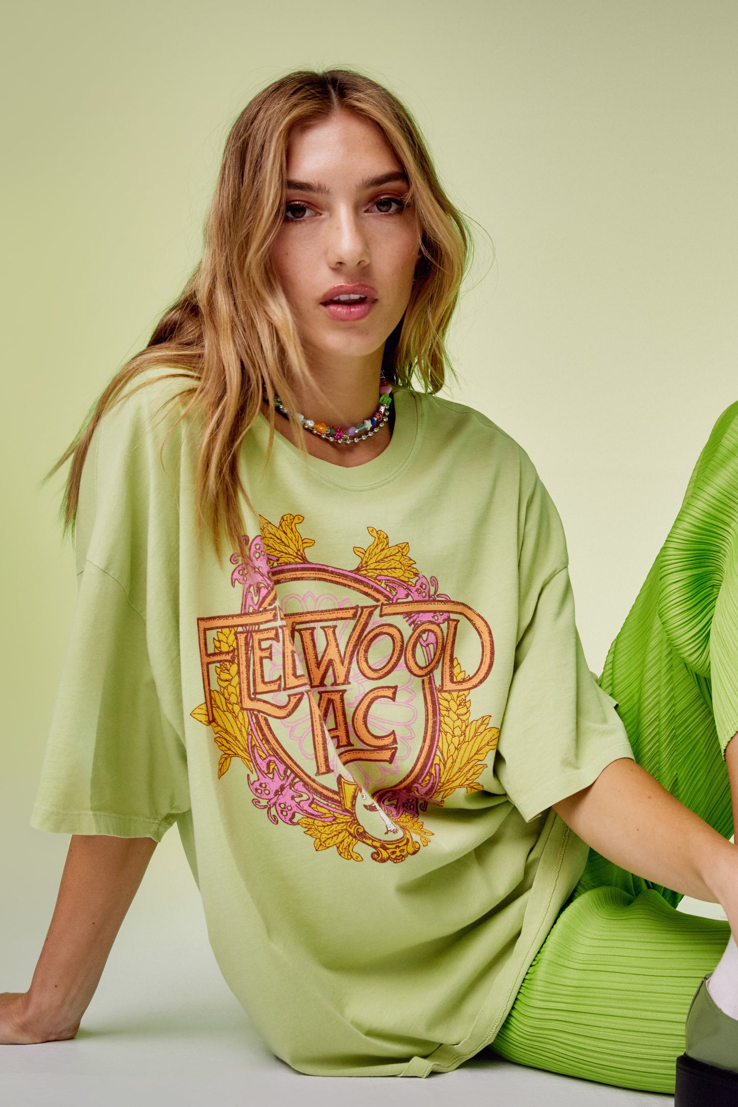 Fleetwood Mac Flower Crest OS Tee