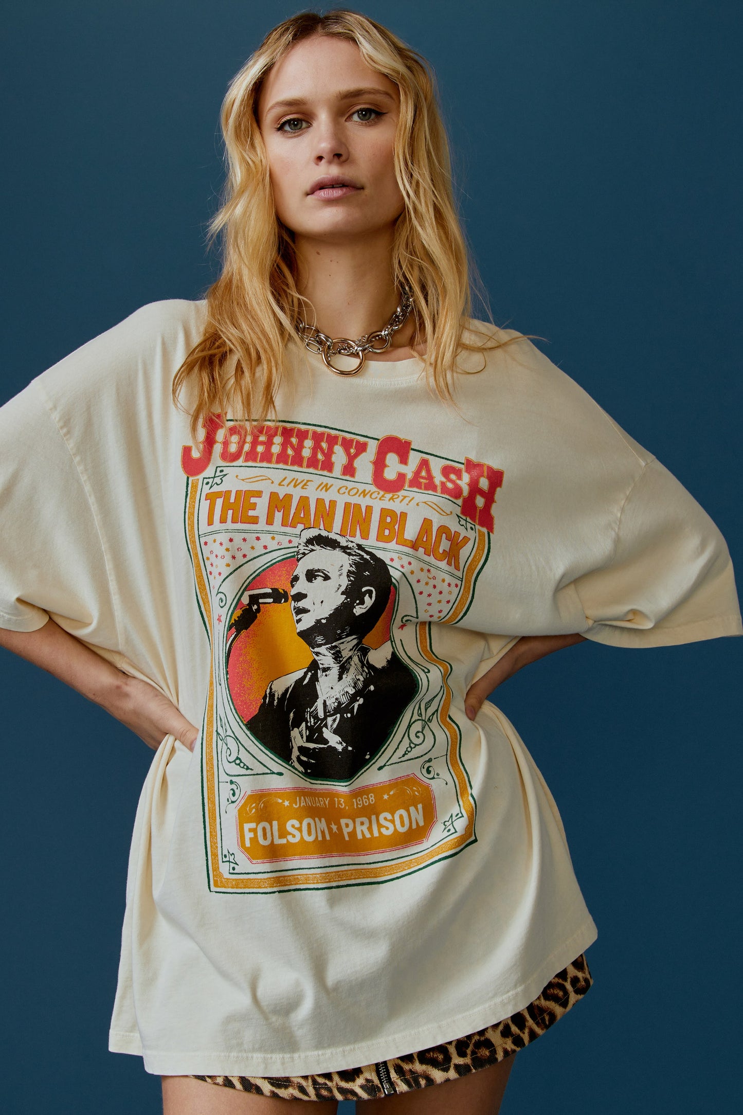 Johnny Cash Live In Concert OS Tee in Stone Vintage