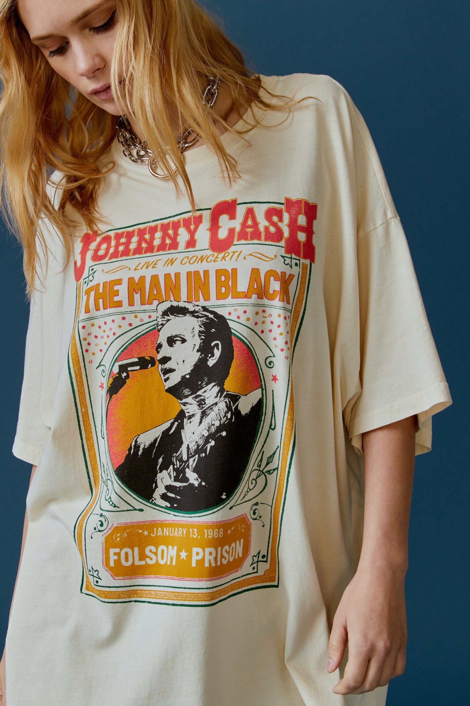Johnny Cash Live In Concert OS Tee in Stone Vintage