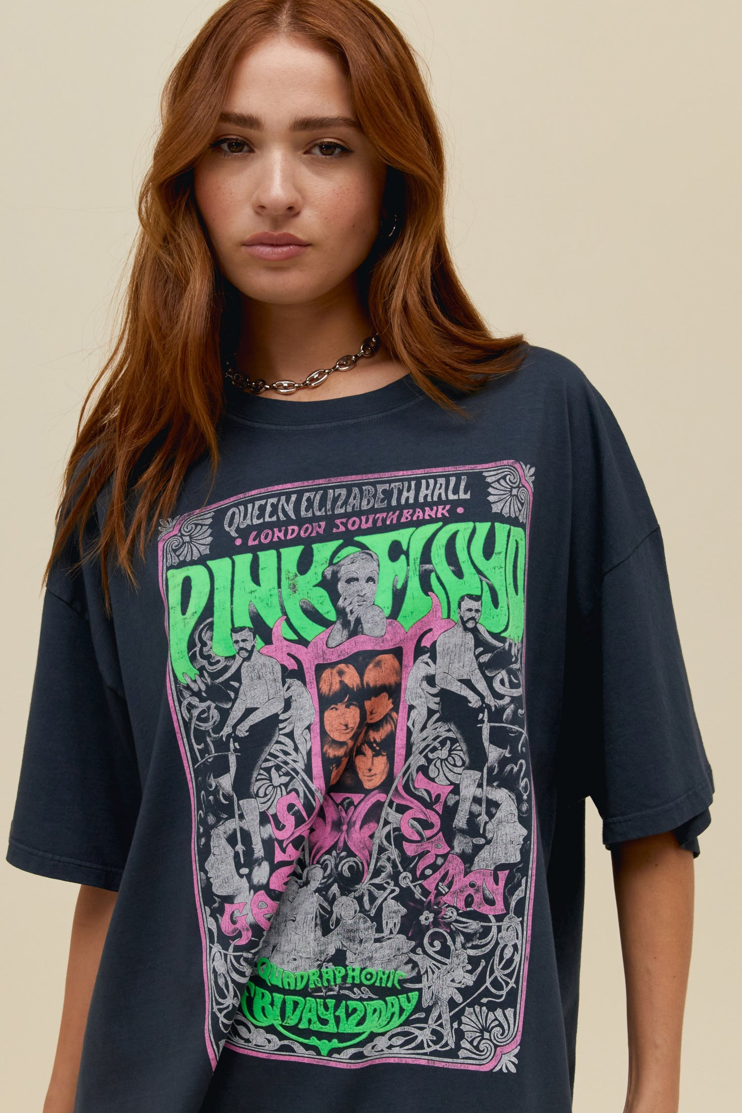 A straight-haired model featuring a stamp stamped with 'Pink Floyd' and designed with a poster featuring the faces of the group.